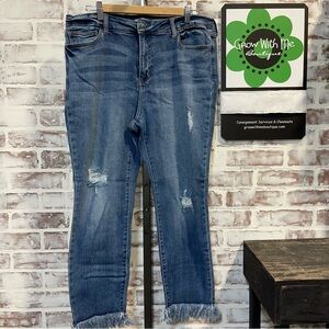 Distressed Blue Cropped Jeans with Frayed Hem size 18